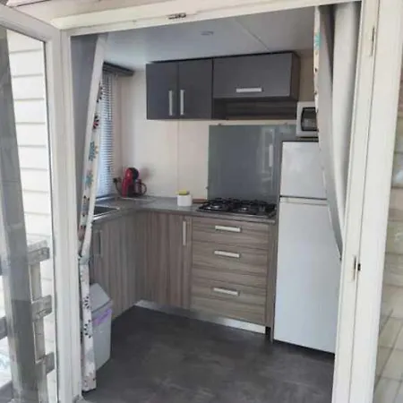 Campingplatz Zecamping 4 Etoiles 3km Parc Aquatique Mobil-home Tv Bbq Clim 33m2 4*